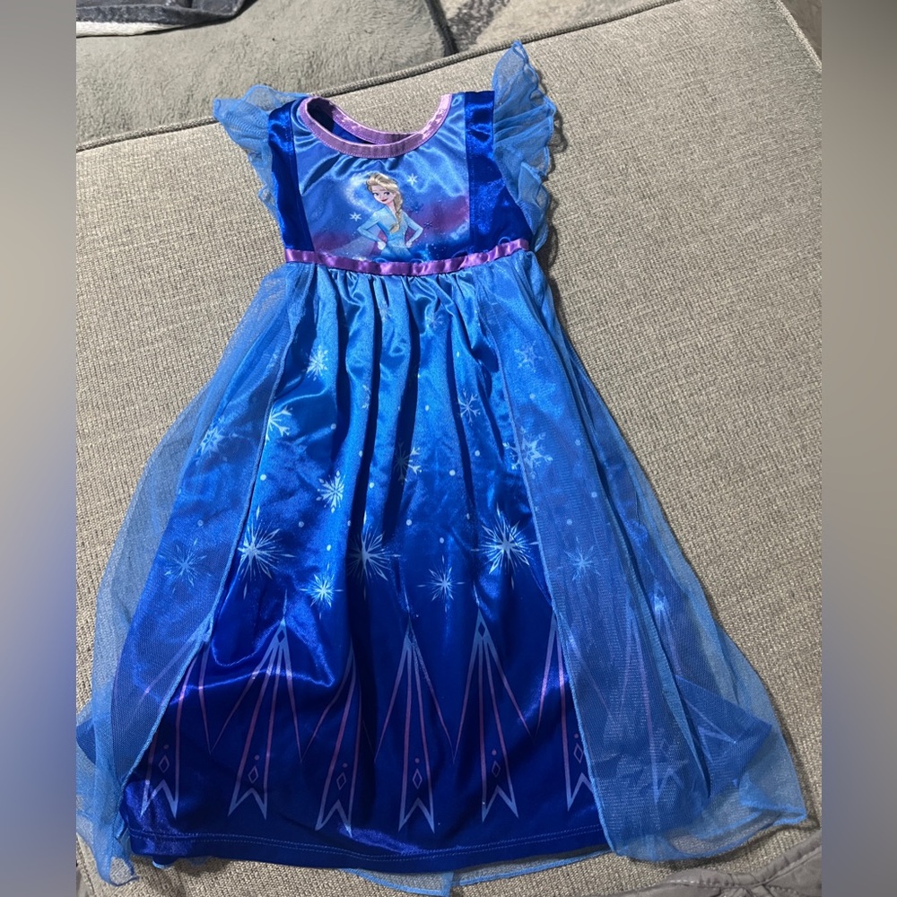 Frozen night gown